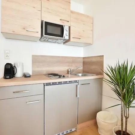 Charmantes Mini-apartment Mit Guter Anbindung Apartment