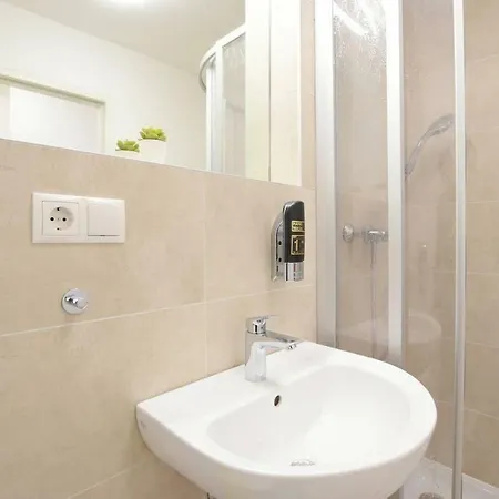 Charmantes Mini-apartment Mit Guter Anbindung Apartment *
